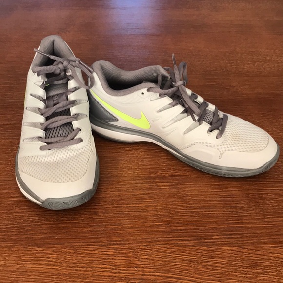 Nike Shoes - Nike Tennis Shoes Nike Shoes - Nike Tennis Shoes